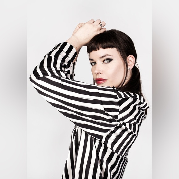 Disturbia Paranormal Oversized Shirt Size US 4 / UK 8 - Picture 3 of 10